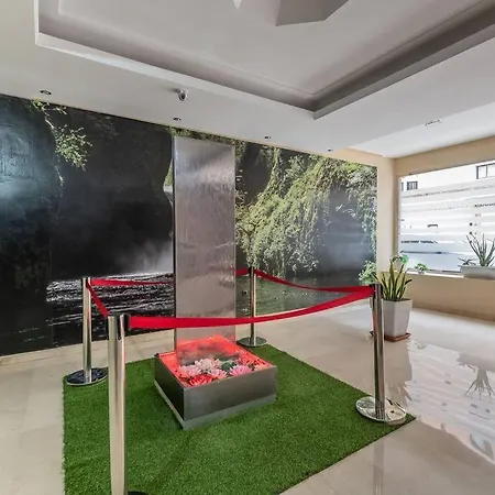 Lxr Neptuno Renovated And Pool Lejlighed *