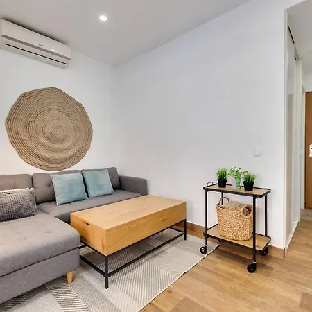 Апартаменти Lxr Neptuno Renovated And Pool Торремолінос